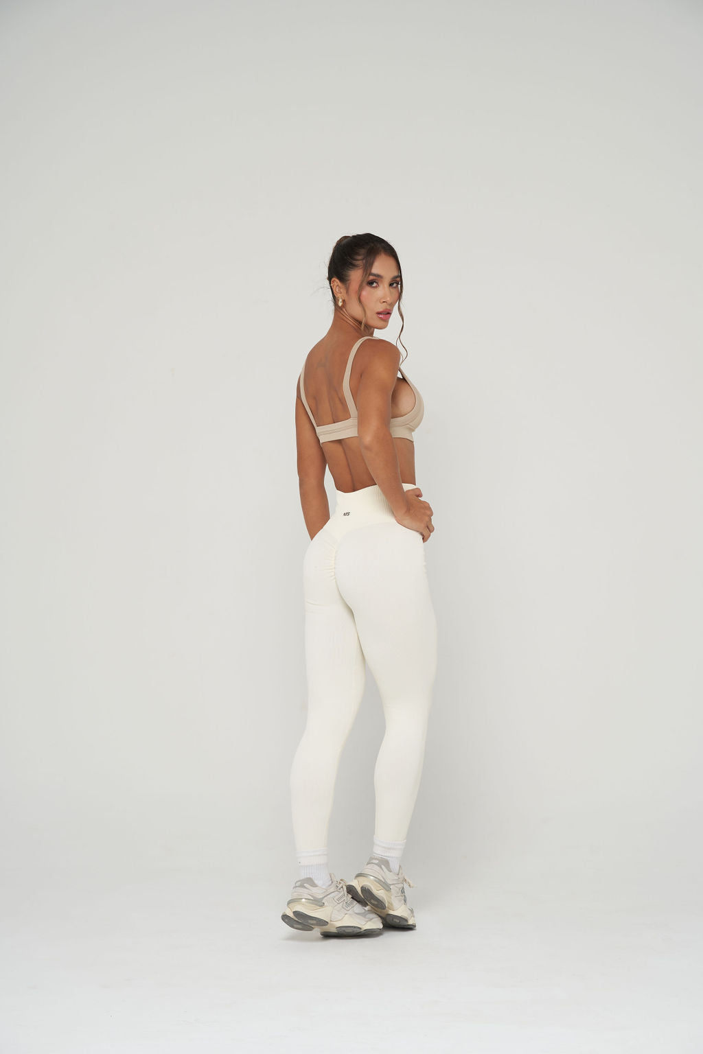 ESSENCE SEAMLESS LEGGINS PUSH UP