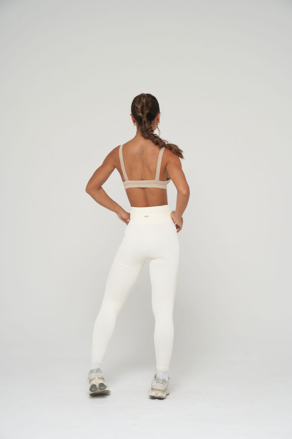 ESSENCE SEAMLESS LEGGINS