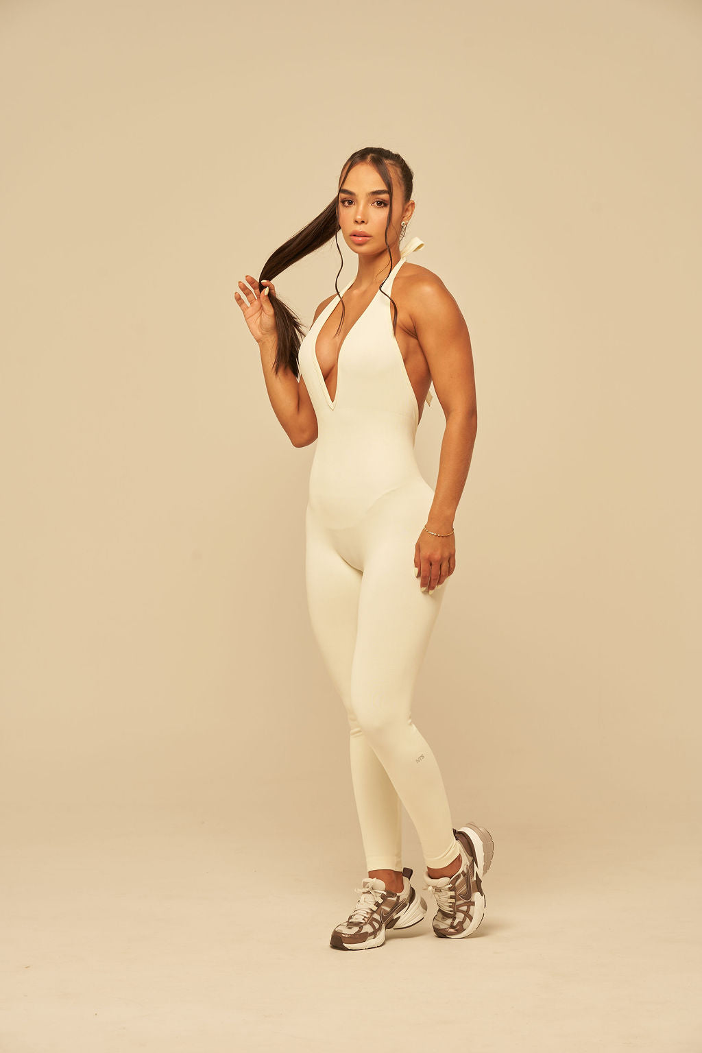 NECKLINE SEAMLESS JUMPSUIT PUSH UP CREMA